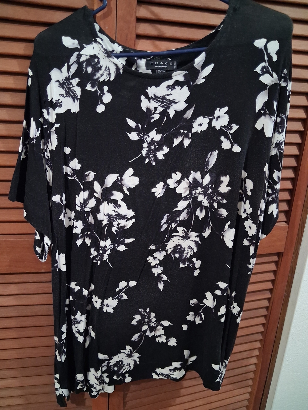 Grace Elements Black & White Floral Short Sleeve Top
